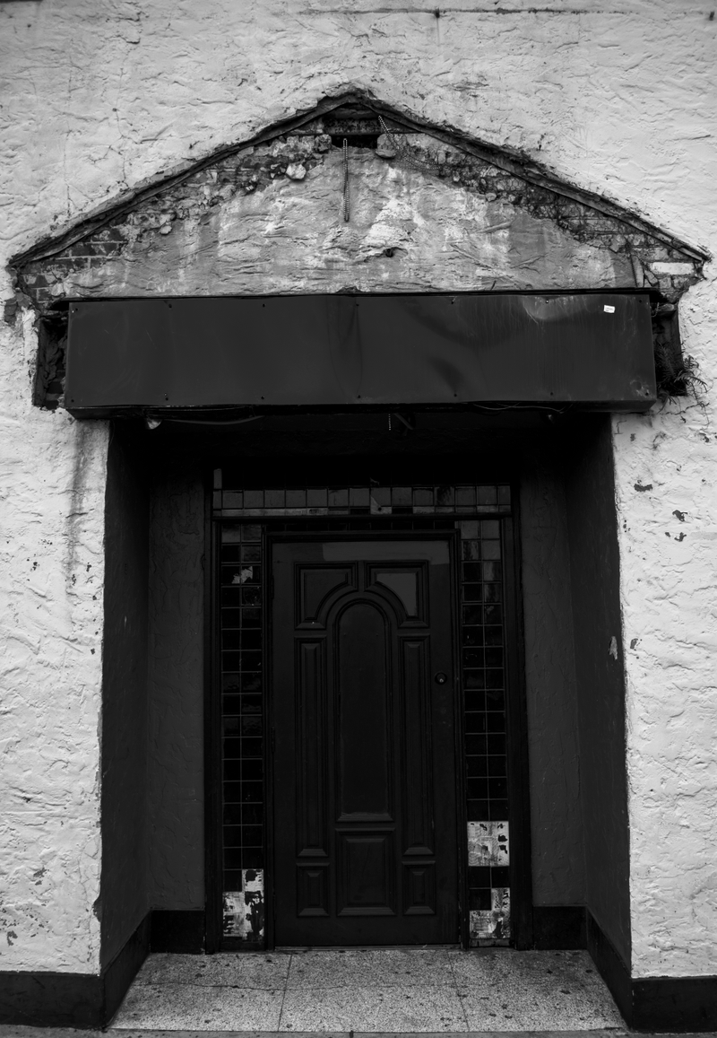 Doorway decay